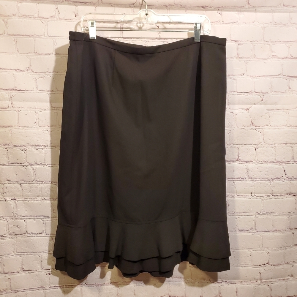 NWT! Dana Buchman Ruffled Skirt